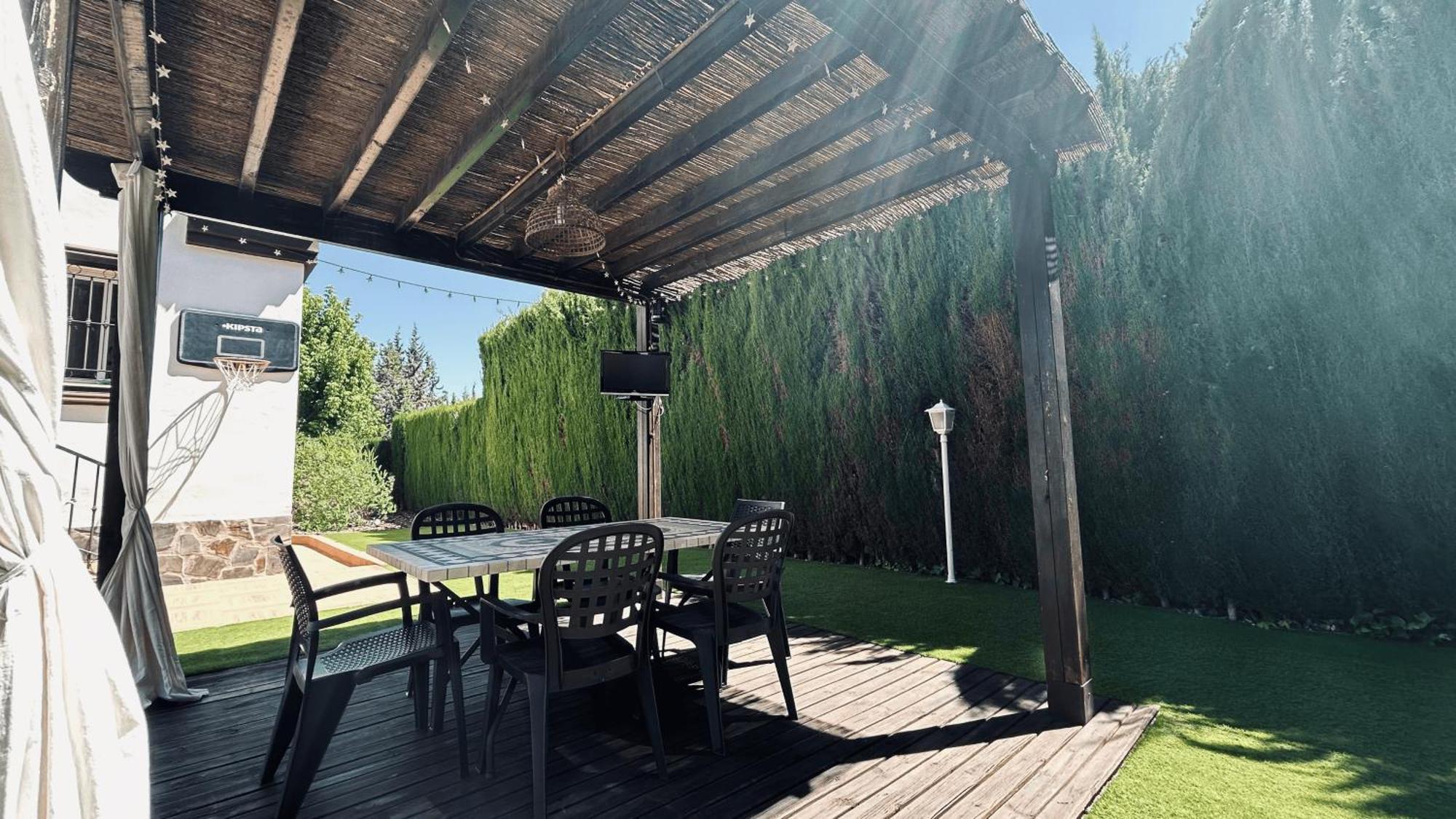 Extraordinaria Con Piscina Y Chimenea Casa de férias Granada